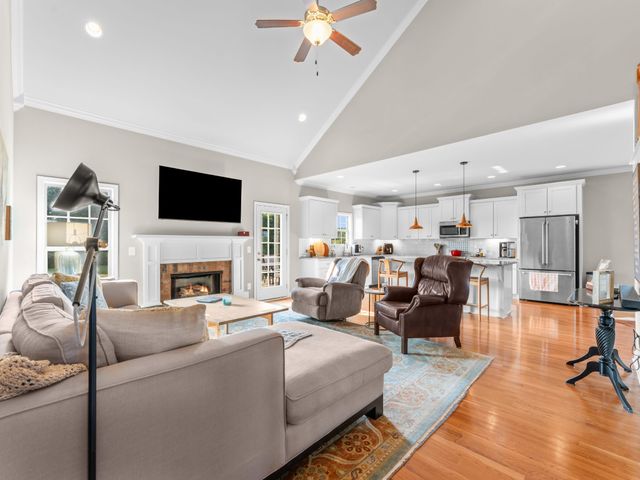 4005 Pleasant Gate Ln, Columbia, TN 38401