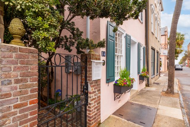 14 Queen Street, Charleston, SC 29401