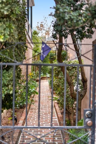 14 Queen Street, Charleston, SC 29401