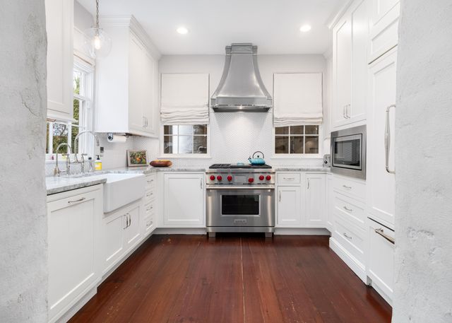 14 Queen Street, Charleston, SC 29401