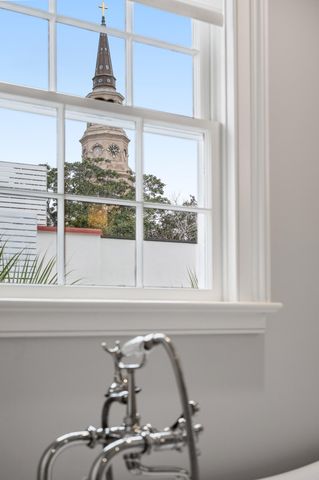 14 Queen Street, Charleston, SC 29401