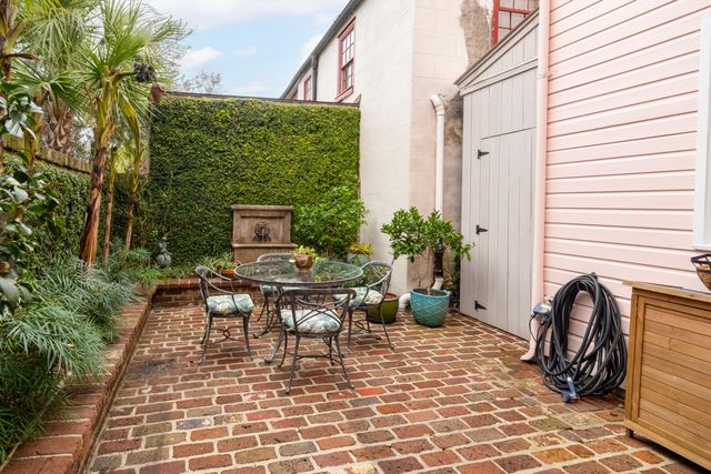 14 Queen Street, Charleston, SC 29401