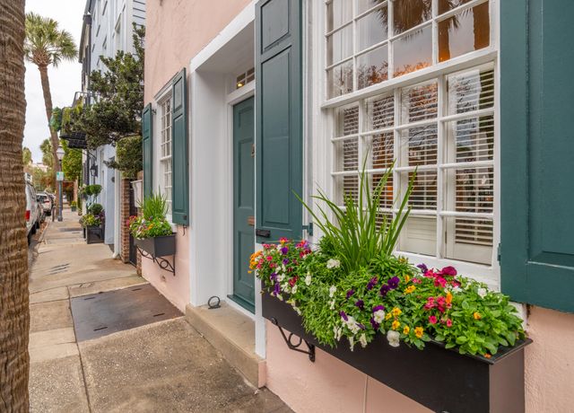 14 Queen Street, Charleston, SC 29401