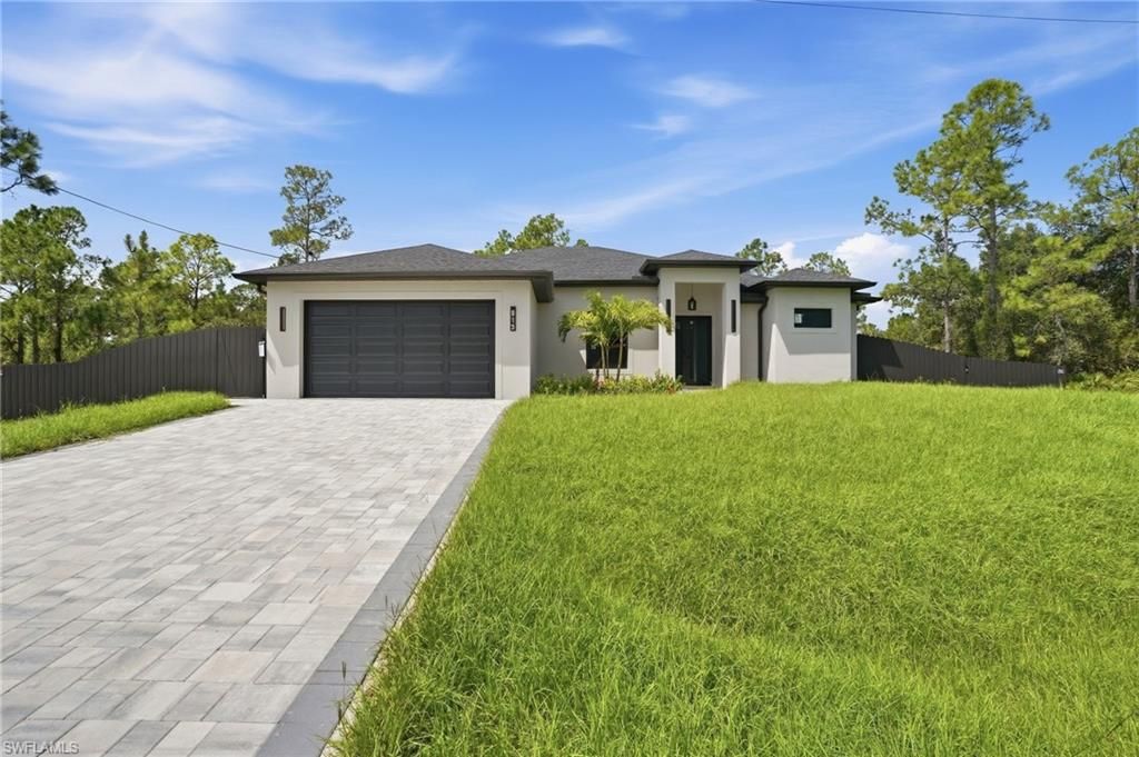 915 Lincoln AVE, LEHIGH ACRES, FL 33972 — exterior
