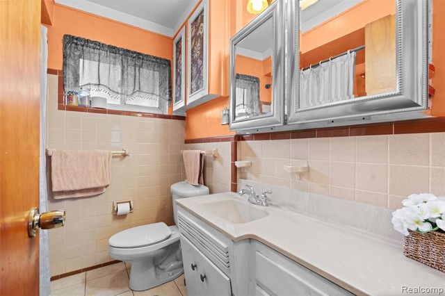 9261 Brady Court, Redford, MI 48239