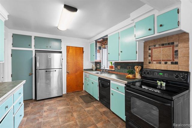 9261 Brady Court, Redford, MI 48239