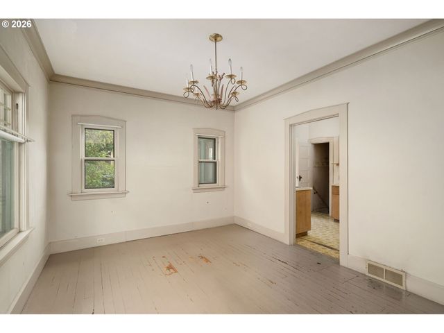 5914 Ne FLANDERS St, Portland, OR 97213