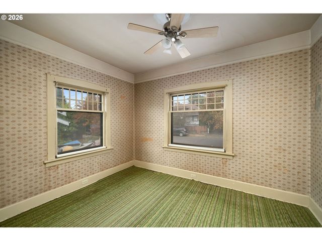 5914 Ne FLANDERS St, Portland, OR 97213