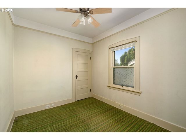 5914 Ne FLANDERS St, Portland, OR 97213