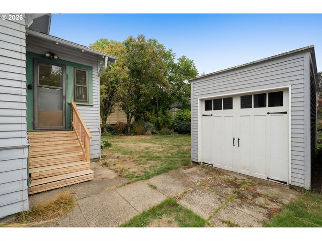 5914 Ne FLANDERS St, Portland, OR 97213