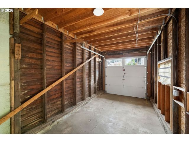 5914 Ne FLANDERS St, Portland, OR 97213