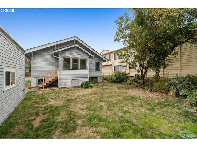 5914 Ne FLANDERS St, Portland, OR 97213