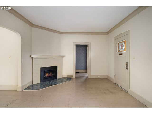 5914 Ne FLANDERS St, Portland, OR 97213