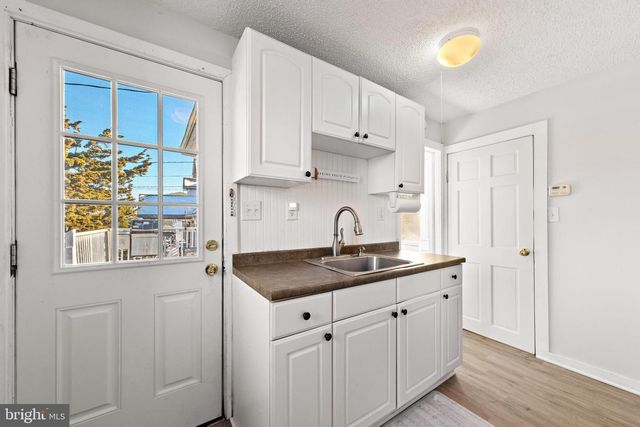 1718 N CENTRAL AVE, Surf City, NJ 08008