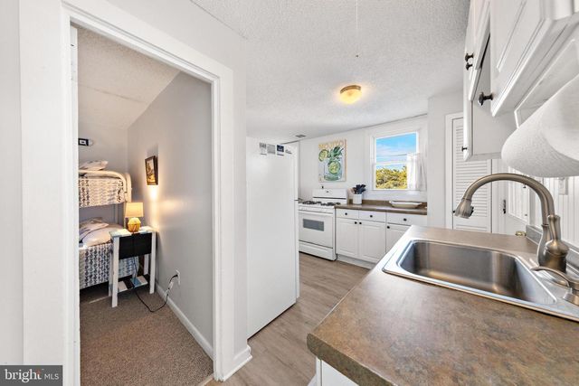 1718 N CENTRAL AVE, Surf City, NJ 08008