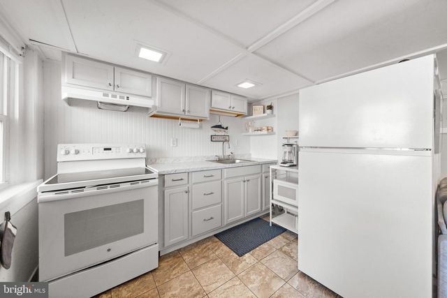 1718 N CENTRAL AVE, Surf City, NJ 08008