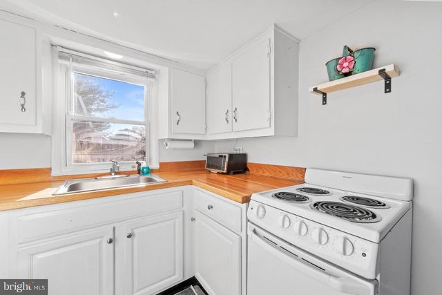 1718 N CENTRAL AVE, Surf City, NJ 08008