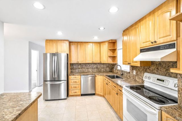 42-19 195 Street, Flushing, NY 11358