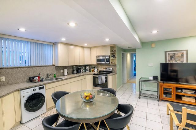 42-19 195 Street, Flushing, NY 11358