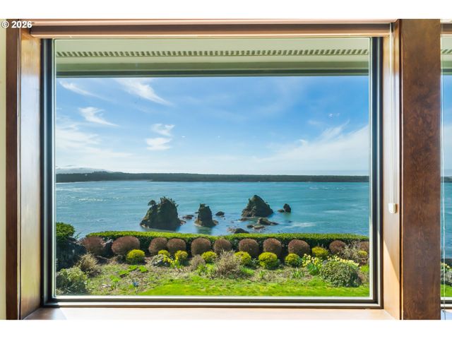 14580 HARBORVIEW Dr, Rockaway Beach, OR 97136