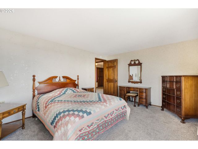 14580 HARBORVIEW Dr, Rockaway Beach, OR 97136