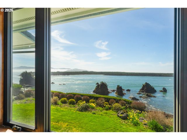 14580 HARBORVIEW Dr, Rockaway Beach, OR 97136