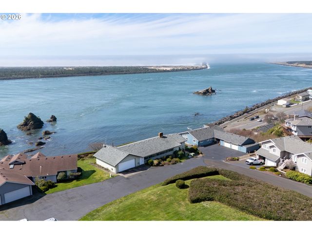 14580 HARBORVIEW Dr, Rockaway Beach, OR 97136