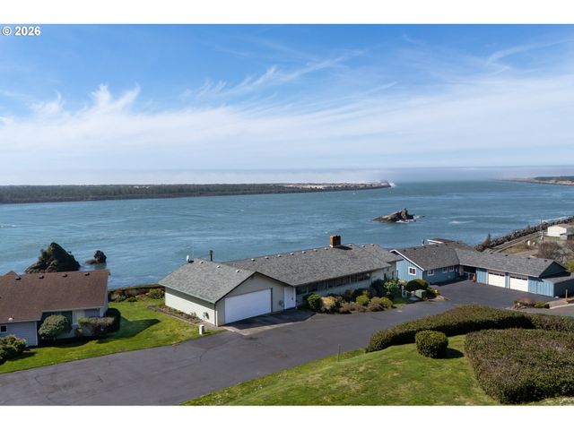 14580 HARBORVIEW Dr, Rockaway Beach, OR 97136