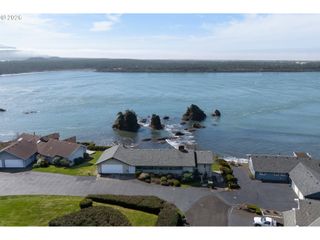 14580 HARBORVIEW Dr, Rockaway Beach, OR 97136
