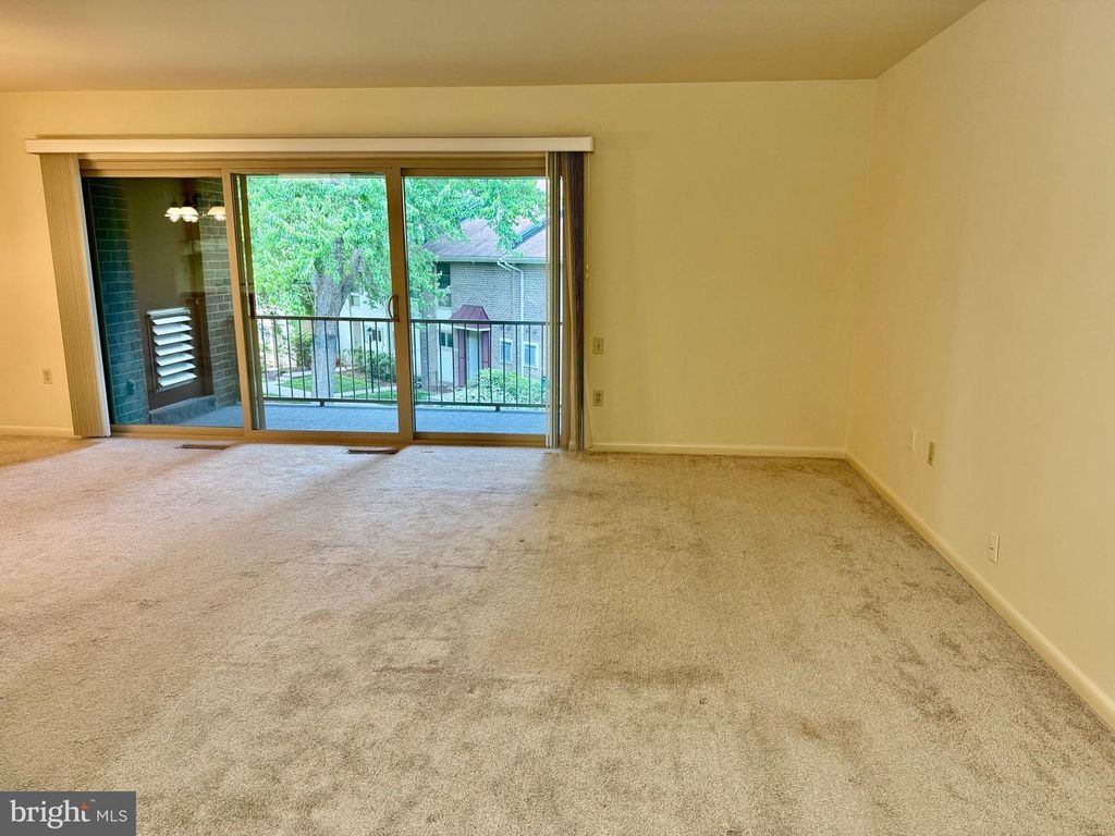 Image 7 of property listing at 3365 S LEISURE WORLD BLVD #95-2D, Silver Spring, MD 20906