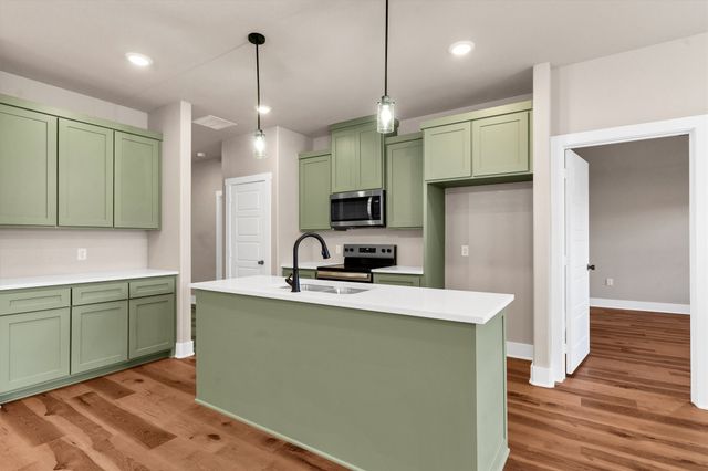 811 Branding Iron Trail, Granbury, TX 76049