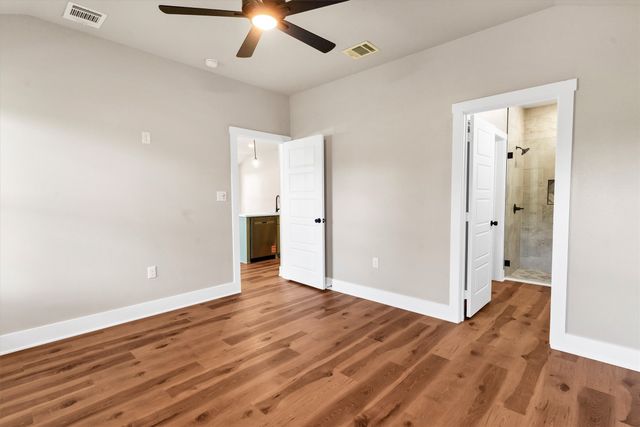 811 Branding Iron Trail, Granbury, TX 76049