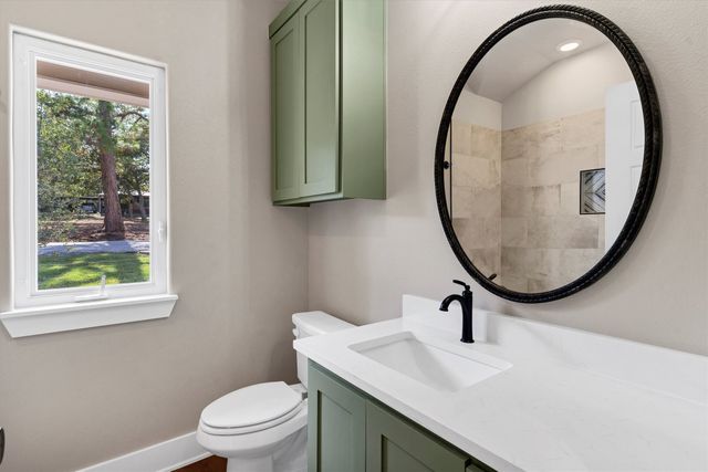 811 Branding Iron Trail, Granbury, TX 76049