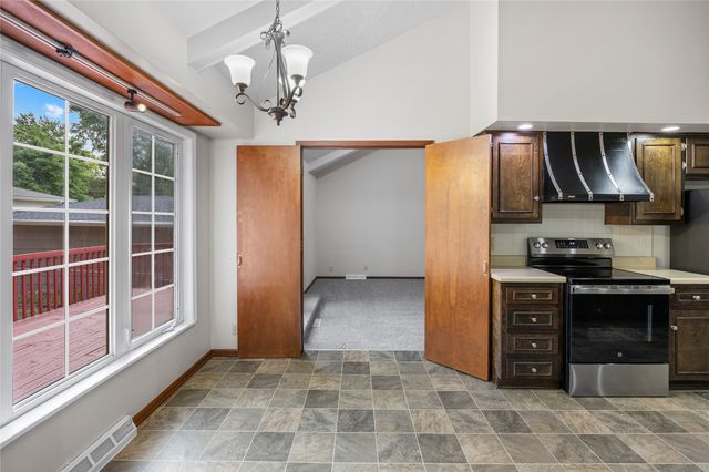 2705 Fairlawn Drive, West Des Moines, IA 50265