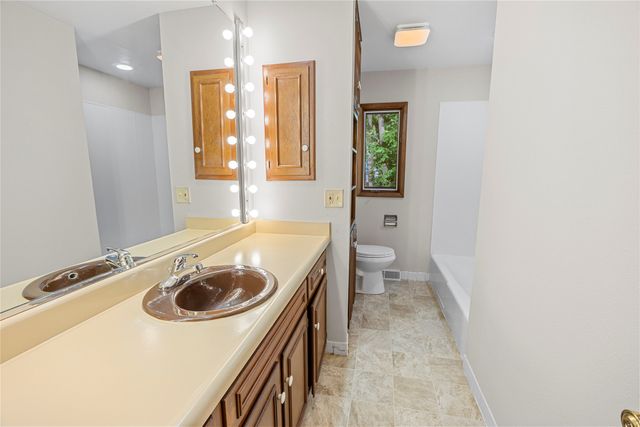 2705 Fairlawn Drive, West Des Moines, IA 50265