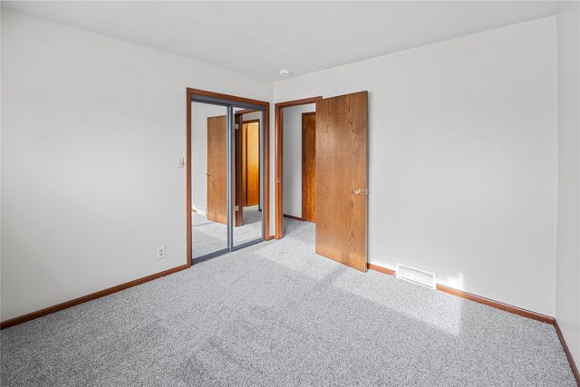 2705 Fairlawn Drive, West Des Moines, IA 50265