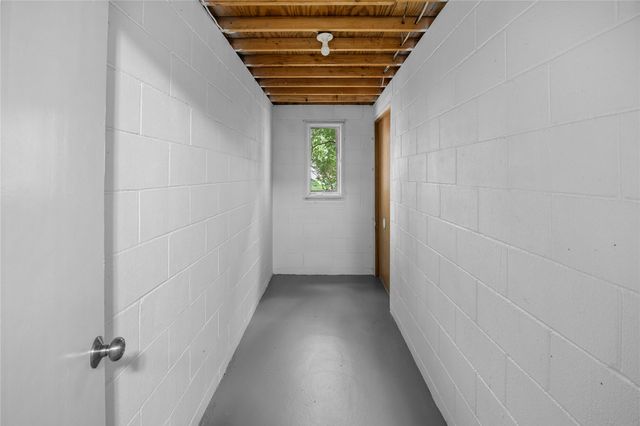 2705 Fairlawn Drive, West Des Moines, IA 50265