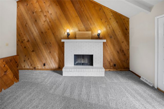 2705 Fairlawn Drive, West Des Moines, IA 50265