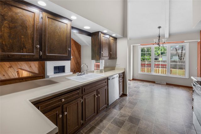 2705 Fairlawn Drive, West Des Moines, IA 50265