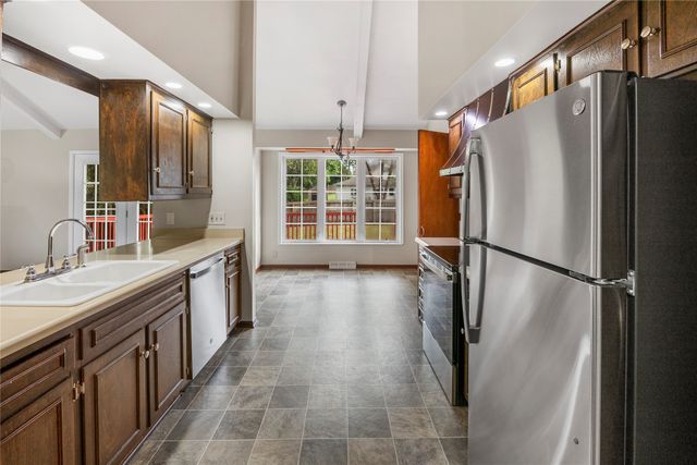 2705 Fairlawn Drive, West Des Moines, IA 50265