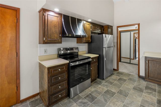 2705 Fairlawn Drive, West Des Moines, IA 50265