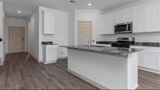 1039 Great Barracuda Lane, Alvin, TX 77511