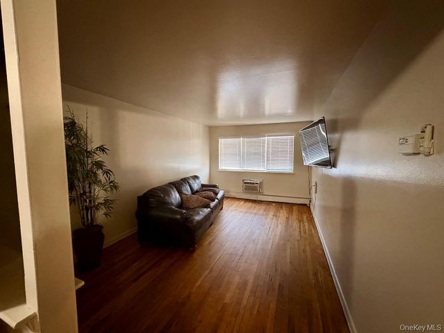 1264 Metcalf Avenue, Bronx, NY 10472