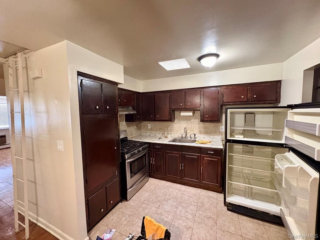 1264 Metcalf Avenue, Bronx, NY 10472