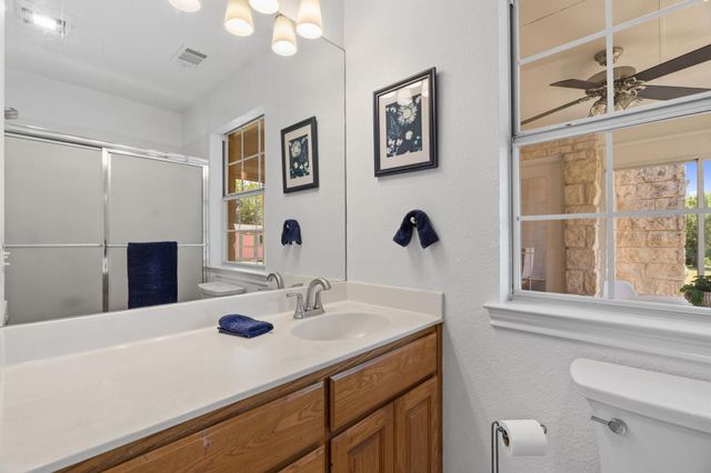 207 Meadow Oaks DR, Dripping Springs, TX 78620