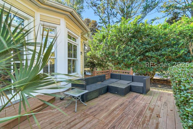 1 Kershaw Dr, Bluffton, SC 29910