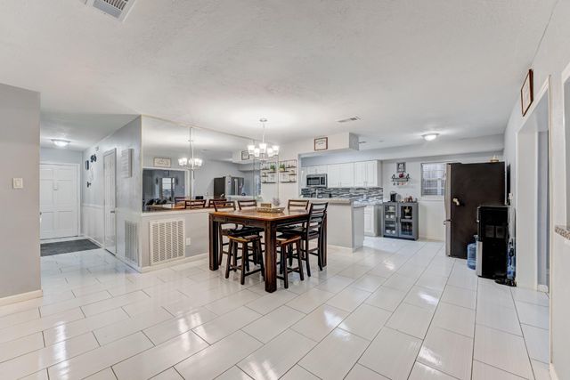 11819 S Nottingham Circle, Houston, TX 77071