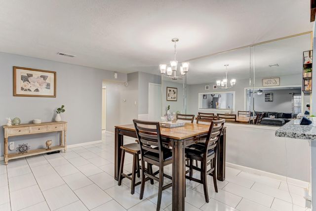 11819 S Nottingham Circle, Houston, TX 77071