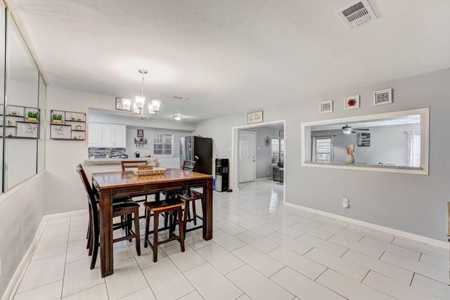 11819 S Nottingham Circle, Houston, TX 77071