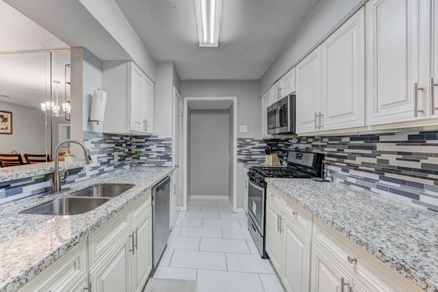 11819 S Nottingham Circle, Houston, TX 77071